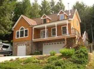 448 Seafoam Rd, Whitethorn, CA 95589