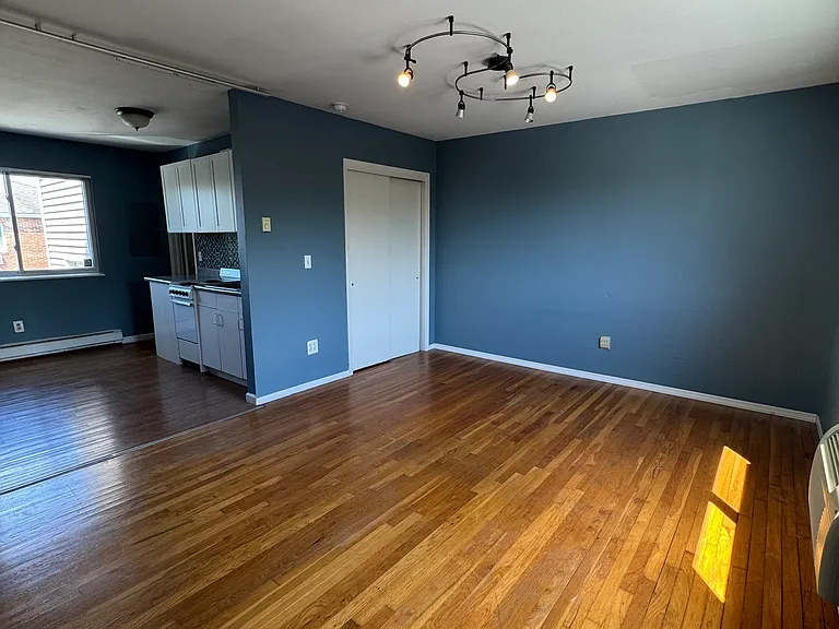 36 Woodbury Ave #2F — Photo 3