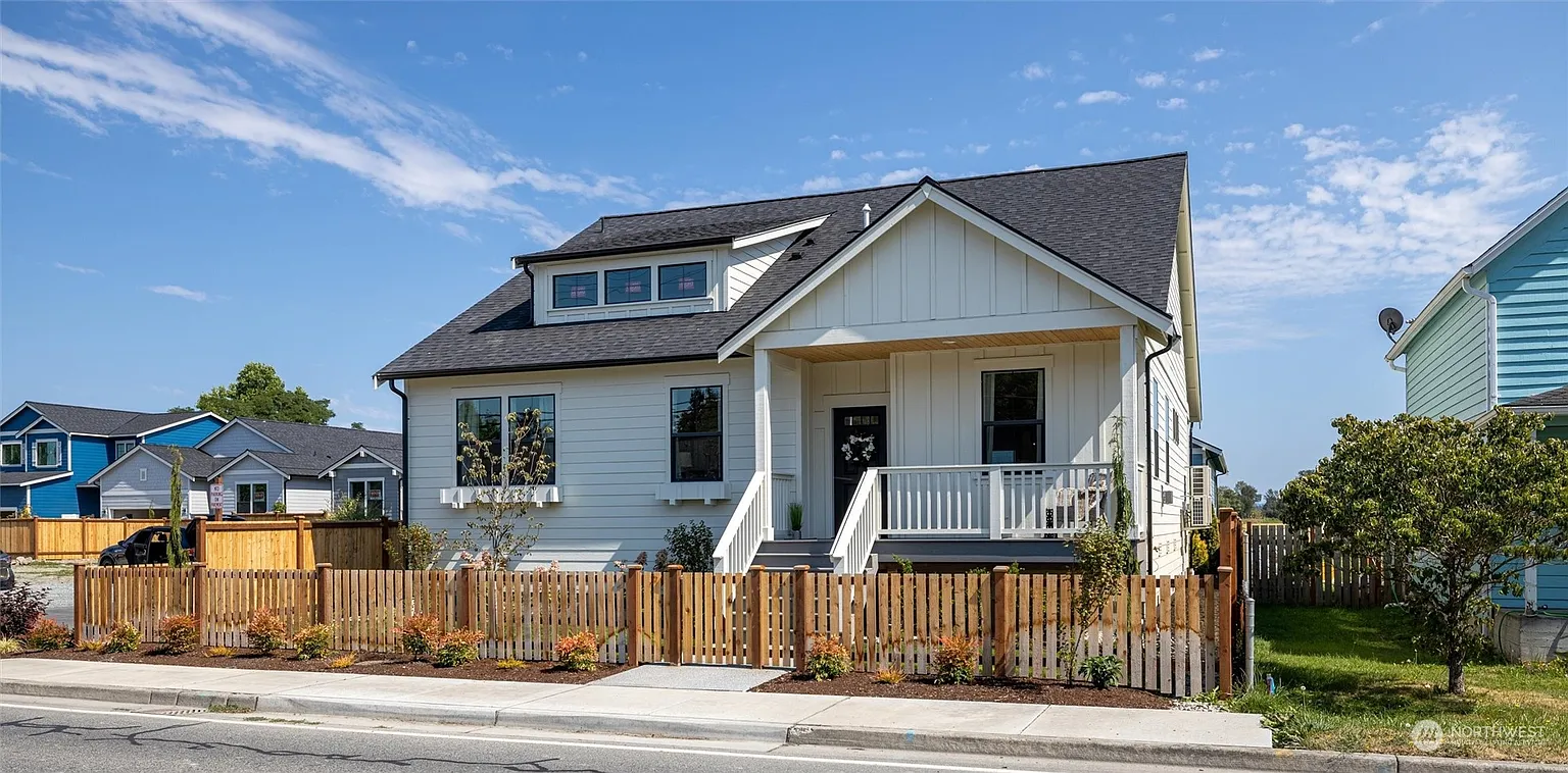 407 Maple Avenue photo 1