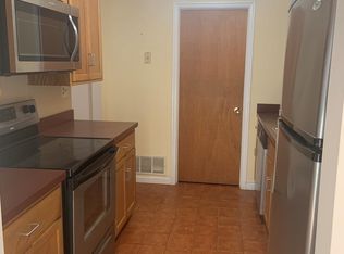 11 Sunstone Dr, Poughkeepsie, NY 12603