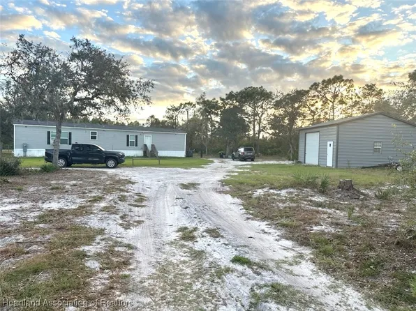 35 Garcia Ln, Frostproof, FL 33843