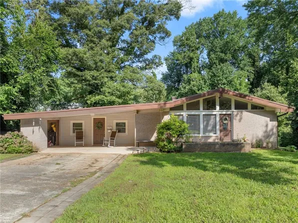 1021 Camp Creek Rd, Cornelia, GA 30531
