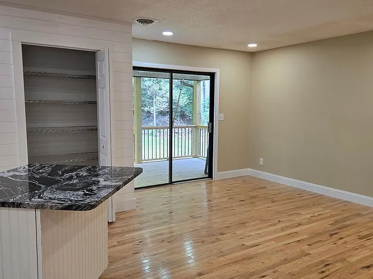 108 Potomac Cir — Photo 17
