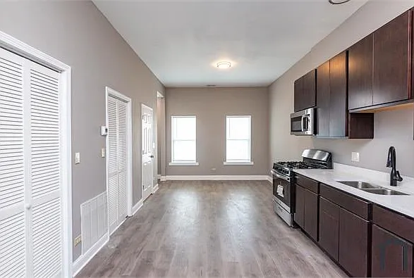 1 bed, 900 sqft, $1,350 — Photo 2