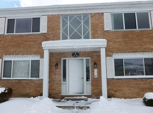 801 W Long Lake Rd APT D3, Bloomfield Hills, MI 48302