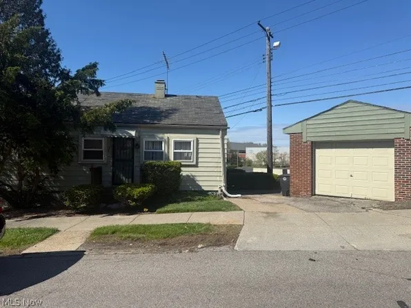 1861 Torbenson Dr, Cleveland, OH 44112