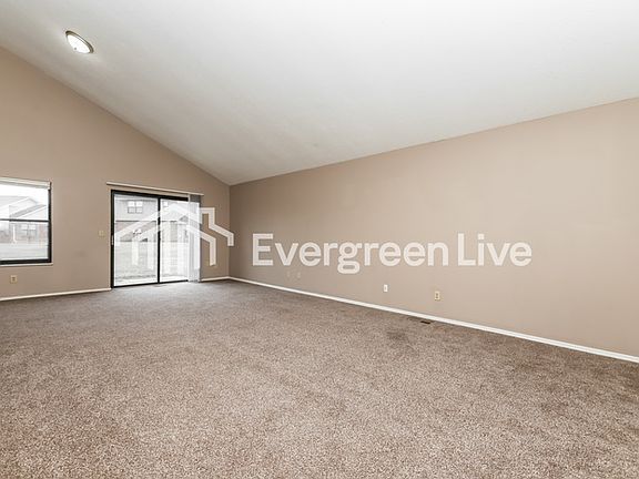 4th image of 8678 Deer Chase Dr