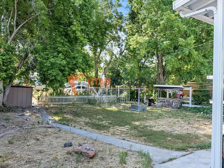 2263 S Green St — Photo 10