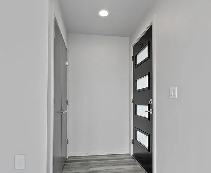2409 E Thomas St — Photo 8