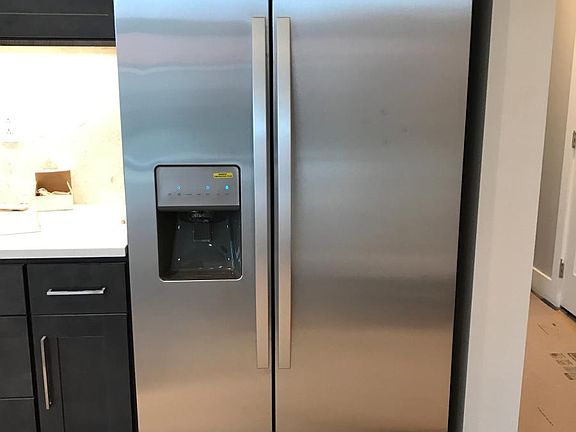 Stainless Steel Fridge with Ice & Water 