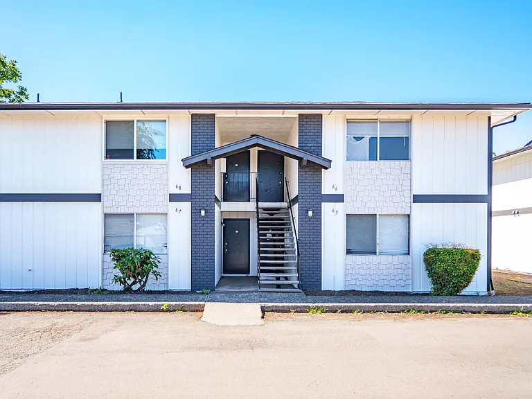 Chandele Apartments — Photo 18