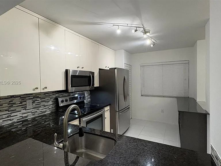 9560 Weldon Cir #J308 — Photo 13