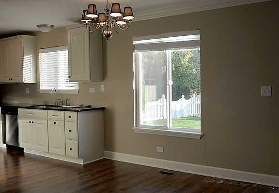 3rd image of 6415 Woodsbriar Ct