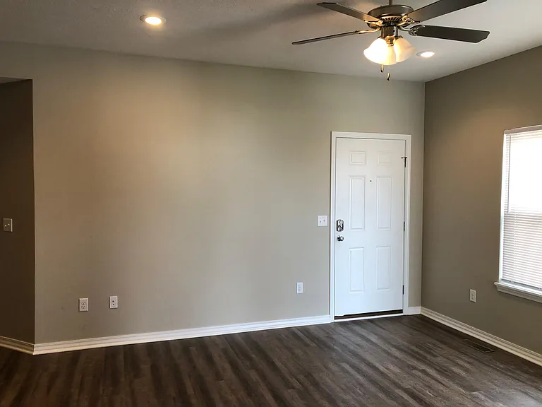 1826 E Walnut St #A — Photo 15
