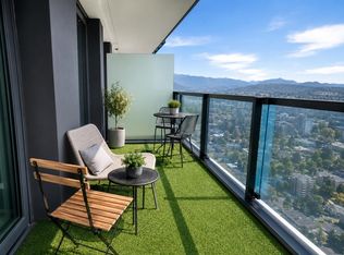 5058 Joyce St #2704, Vancouver, BC V5R 0J9