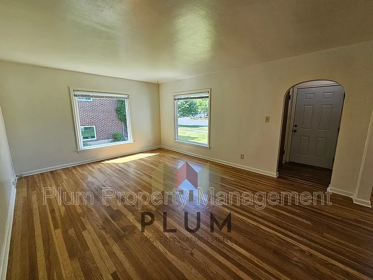 407 S 5th St E — Photo 15