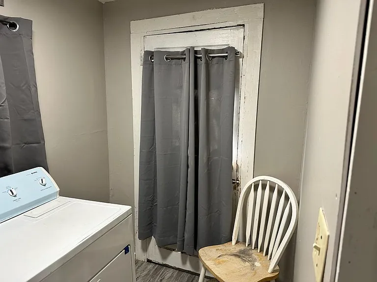 1241 Cedar St #2 — Photo 17