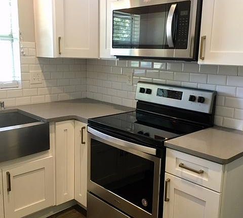 3rd image of 1409 Christy Ave