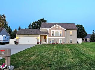 4415 Timber Line Ln, Grand Blanc, MI 48439