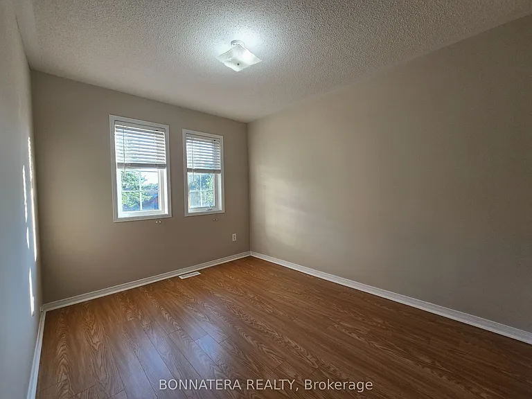 5455 Farmcote Dr — Photo 17