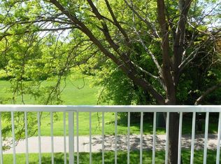 1160 Town Centre Dr APT 02, Saint Paul, MN 55123