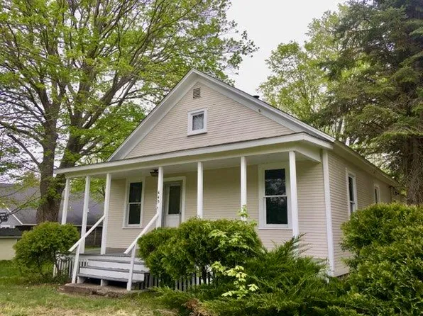 445 S Maple St, Saugatuck, MI 49453