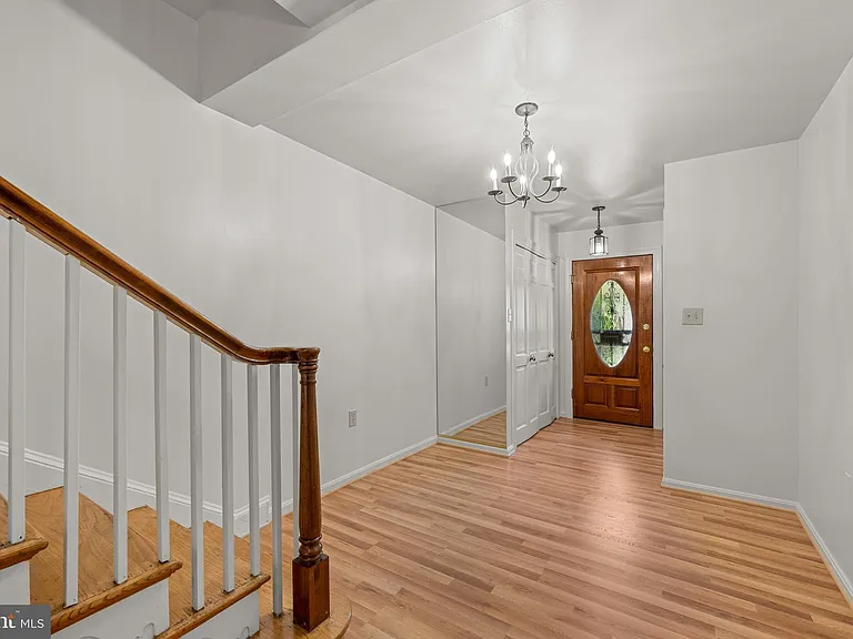 605 H St SW — Photo 7