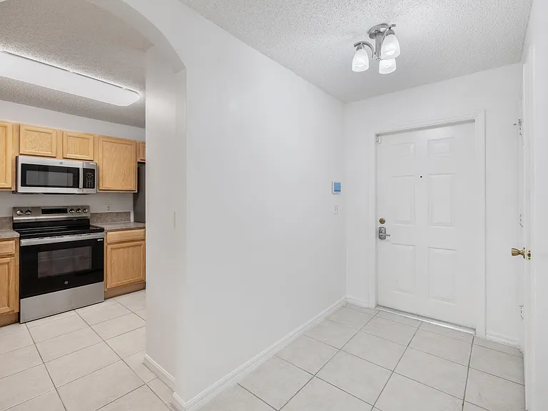 3800 Woodfield Dr — Photo 6