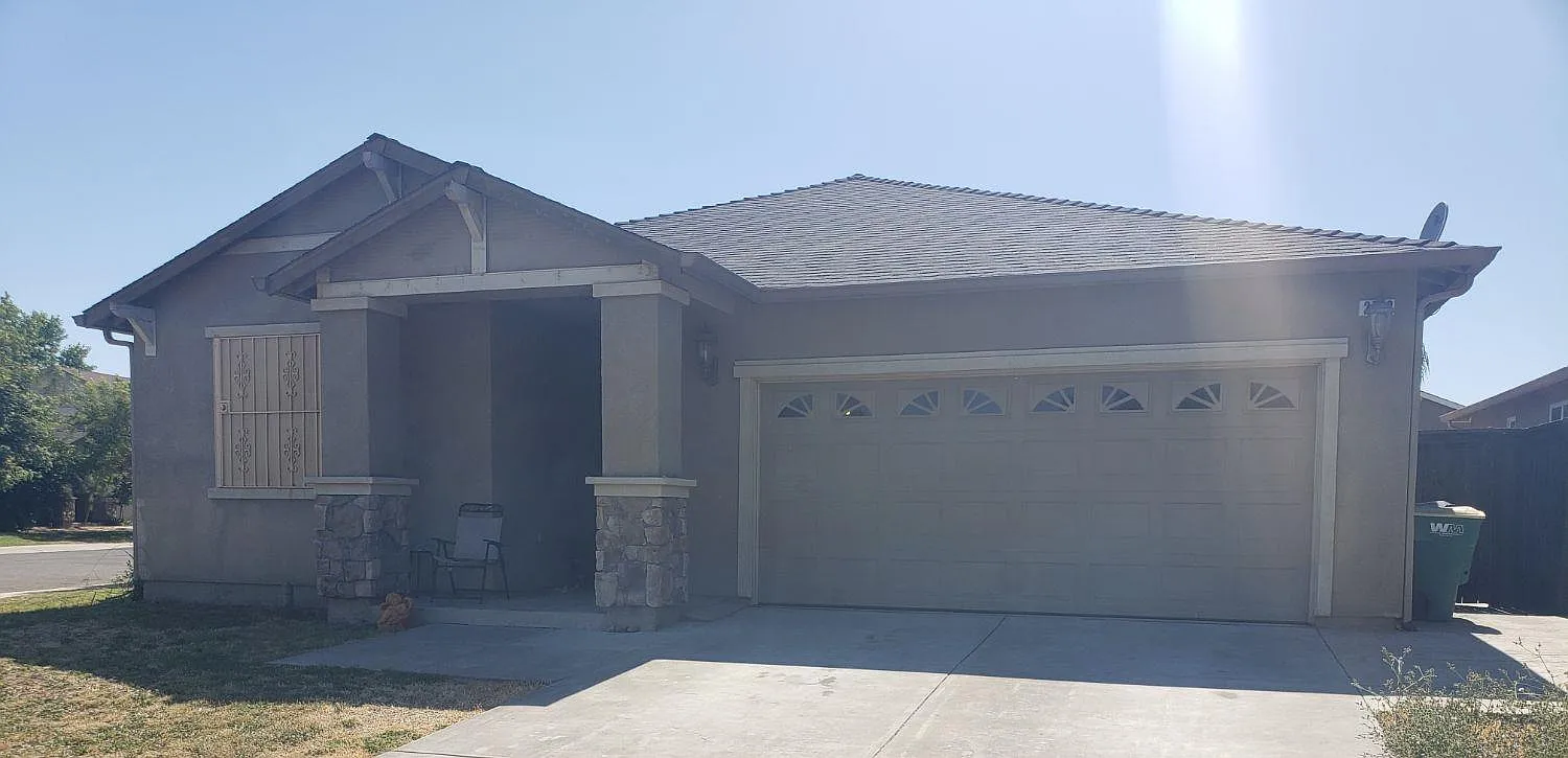 2743 Volney Ct photo 1