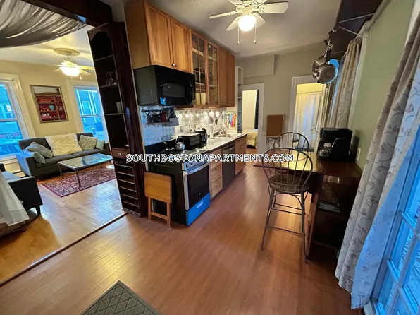 173 W 7th St #1, South Boston, MA 02127
