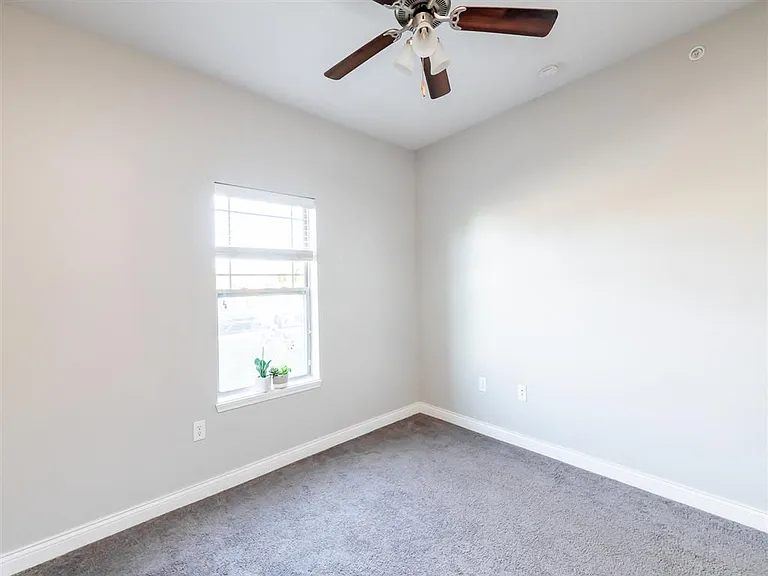The Commons & Commons Hill Apartments — Photo 22