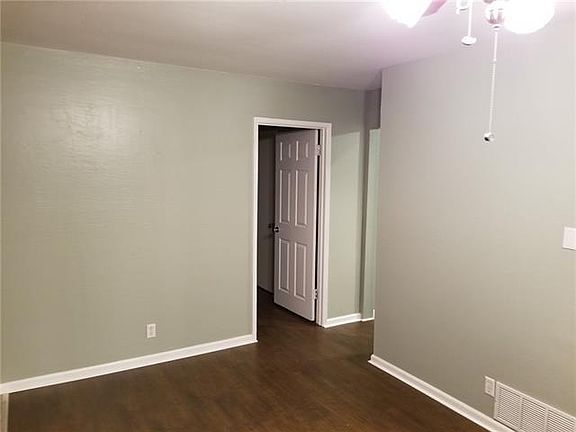 5th image of 3210 Sayles Blvd