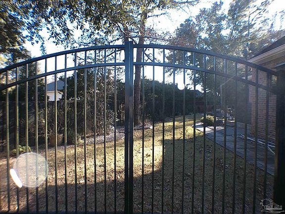 4th image of 5807 Dahoon Dr