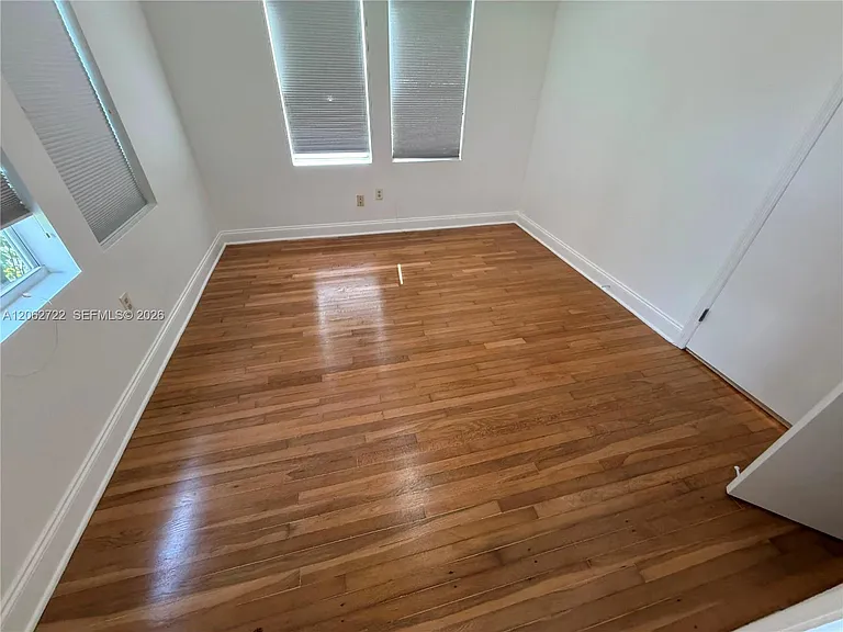 1027 Euclid Ave #2 — Photo 5