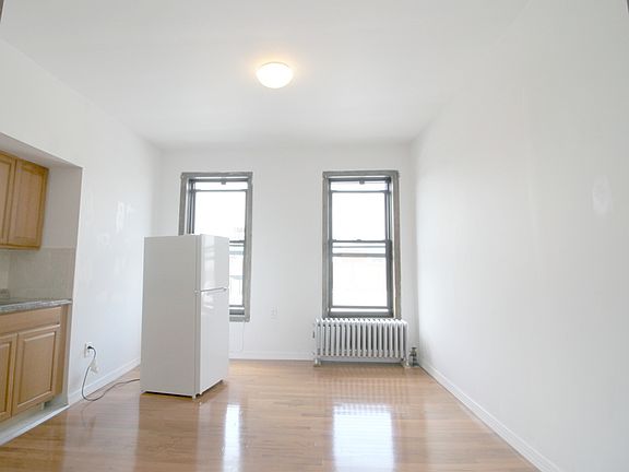 2nd image of 568 Vanderbilt Ave #11