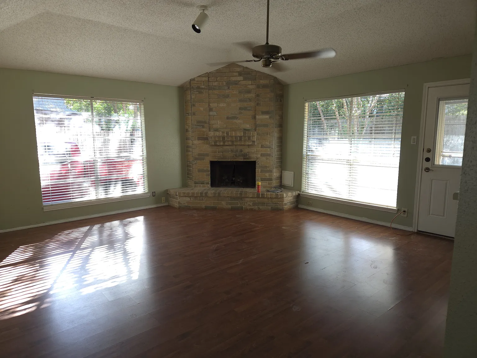 3 bed, 1563 sqft, $1,750 — Photo 4