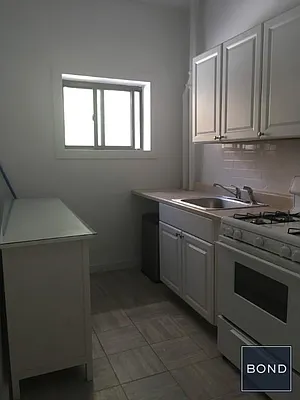 Rented by Bond New York | media 5