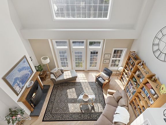 2nd image of 1541 N North Park Ave #3S