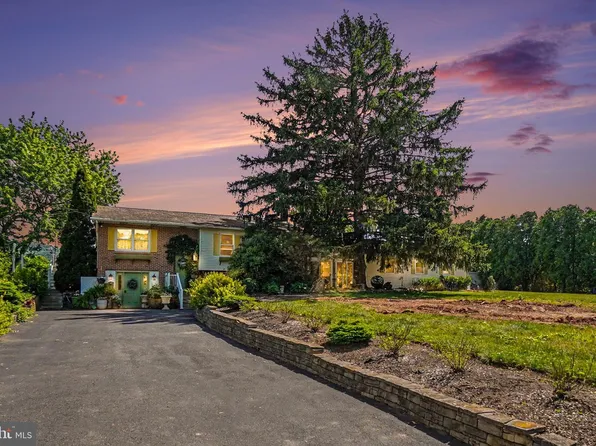 33 Williams St, Halifax, PA 17032