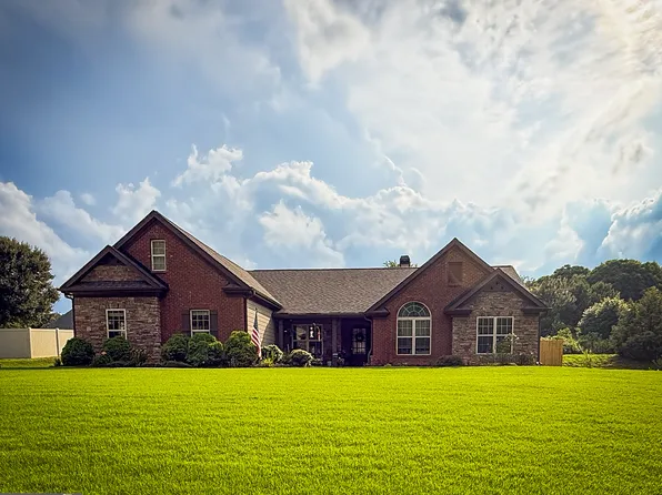 608 Henning Dr, Winder, GA 30680