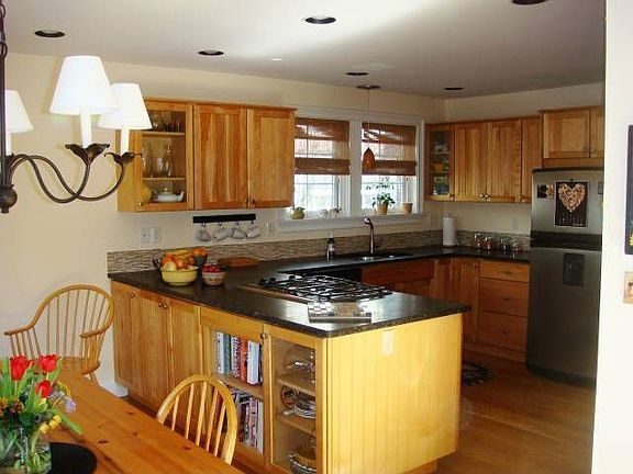 5th image of 42 Harvard Ct