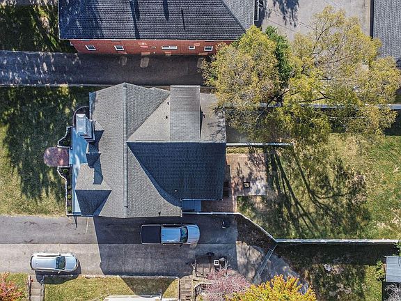 3rd image of 245 Sycamore Dr