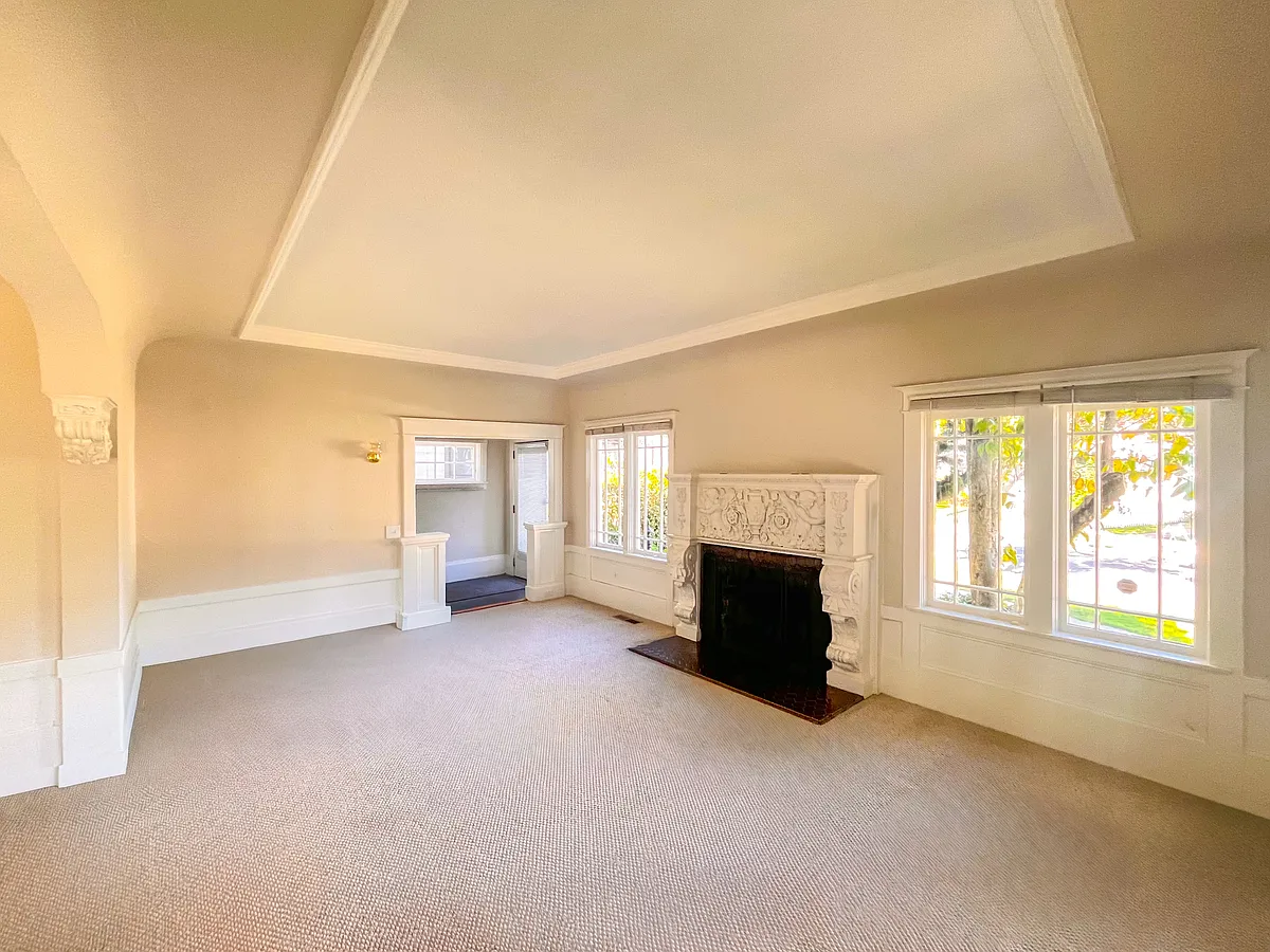 Building Photo - 1509 Forest View Ave