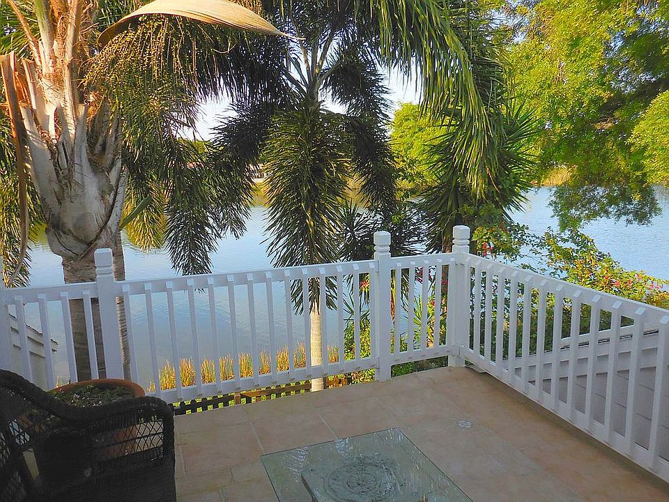 Balcony Lakeside Showstopper