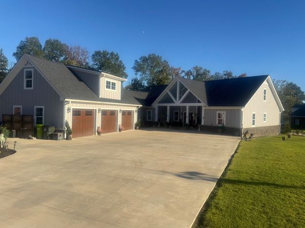 275 Emerald Cove Ln