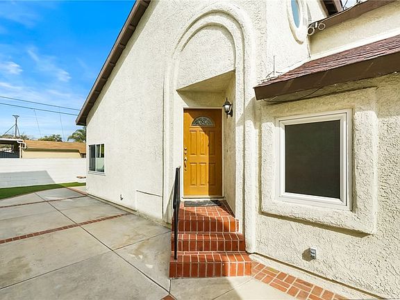 3rd image of 4645 Larry Ave