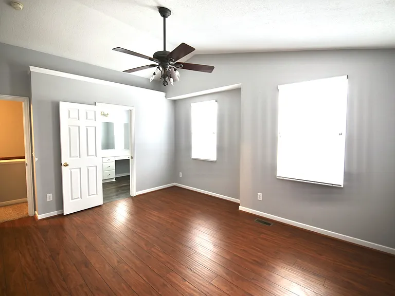 4400 Greensbury Dr — Photo 33