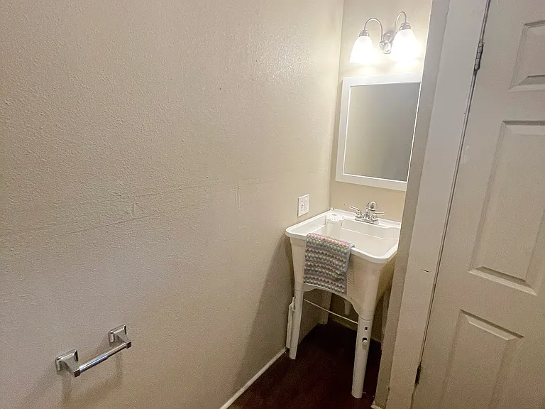 1425 Quintana Rd #1 — Photo 16