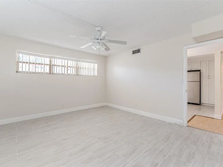 9523 S Hollybrook Lake Dr #107 — Photo 6