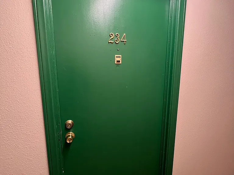 Lennox Lanai Apartments — Photo 22